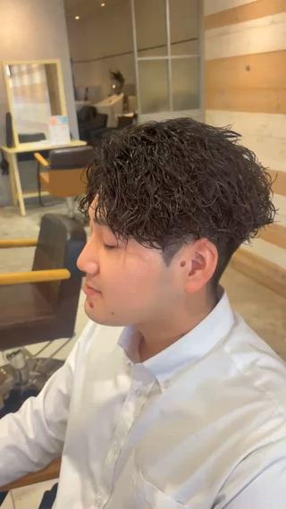 女子ウケ強め無造作パーマ
スタイリングは濡らしてグリースつけるだけ!
5分で終わります!^_^
#アフロパーマ
* #メンズロング
* #クセ毛風パーマ
* #スパイラルアフロ
* #雰囲気メンズ
* #無造作パーマ
* #カルチャーヘア
* #個性派メンズ
* #埼玉美容師
* #入間美容室