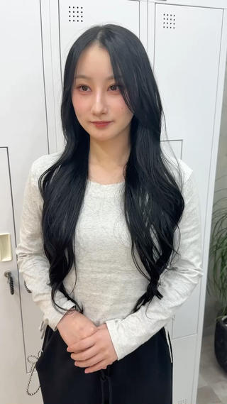 透明感たっぶりのブルーブラックが可愛い