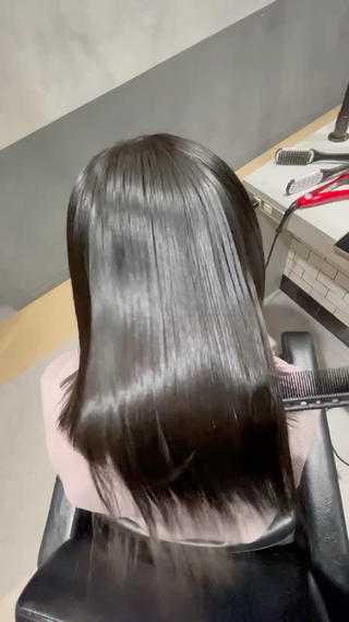 セミロング ⬛️⬜️髪質改善⬛️ ⬜️藤川慎太郎のヘアスタイル