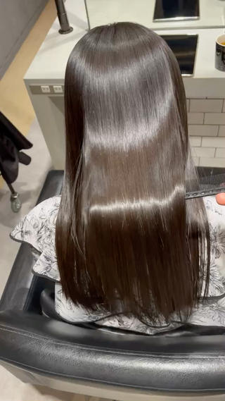 ロング ⬛️⬜️髪質改善⬛️ ⬜️藤川慎太郎のヘアスタイル