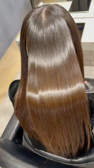 ロング ⬛️⬜️髪質改善⬛️ ⬜️藤川慎太郎のヘアスタイル