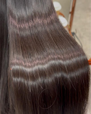 この艶を手に入れるなら縮毛矯正！
潤いのある美髪が叶います 