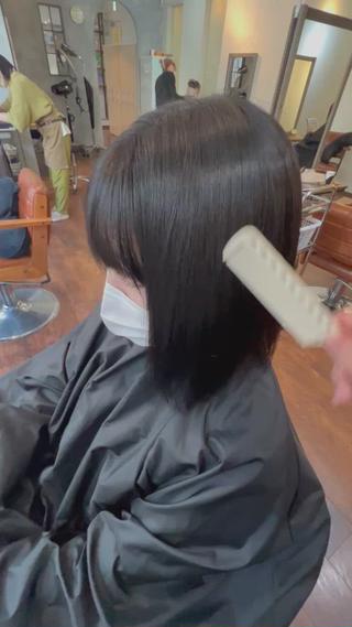縮毛矯正後、オイル無しで乾かした仕上がりになります♪
トリートメントや縮毛矯正で髪質改善したい方は是非ご相談下さい 