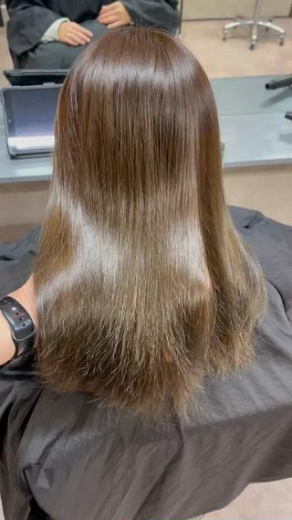 オリーブベージュ

ワンカラーからハイトーンはお任せ下さい

ダメージレスなカラーを提供しております

イメチェンしたい方、髪の毛を明るくしたい方は是非お任せ下さい

Instagram 『@route_toshi』

 『route』

〒550-0015
大阪市西区南堀江1-14-29
R BUILDING 3Е
 0665679844 