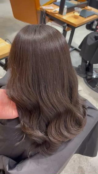 ココアブラウン

ワンカラーからハイトーンはお任せ下さい

ダメージレスなカラーを提供しております

イメチェンしたい方、髪の毛を明るくしたい方は是非お任せ下さい

Instagram 『@route_toshi』

 『route』

〒550-0015
大阪市西区南堀江1-14-29
R BUILDING 3Е
 0665679844 