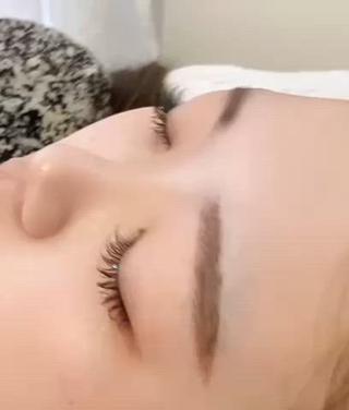  マツエク
Cカール
長さ　10mm .11mm
コーティングで束感作る330 