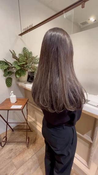 ハイライト×ラベンダーアッシュ
ワンカールだけでやわらかく可愛く 