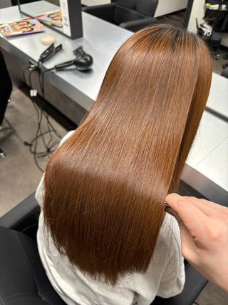 Instagram takekn.dayo
縮毛矯正で失敗したくない大人女性へ

当店は最初から最後まで
マンツーマンで施術します。

髪質・履歴・ダメージをしっかり見極め、
一人一人に合わせた
オーダーメイドの縮毛矯正をご提案します。

「地毛のように自然」
「品のある艶髪」

そんなストレートを目指しています。

 広がりが気になる
 年齢と共に髪質が変わってきた
 縮毛矯正で失敗した経験がある

そんな方はぜひ一度お任せください。 