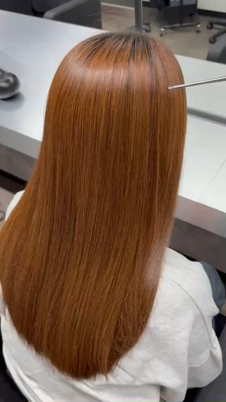 縮毛矯正で失敗したくない大人女性へ

当店は最初から最後まで
マンツーマンで施術します。

髪質・履歴・ダメージをしっかり見極め、
一人一人に合わせた
オーダーメイドの縮毛矯正をご提案します。

「地毛のように自然」
「品のある艶髪」

そんなストレートを目指しています。

 広がりが気になる
 年齢と共に髪質が変わってきた
 縮毛矯正で失敗した経験がある

そんな方はぜひ一度お任せください。 