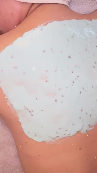 ピーリングしたあとにカスマラパックで鎮静!
保湿もしっかり!角質ケアで毛穴レスの肌へ
オプションにて◎