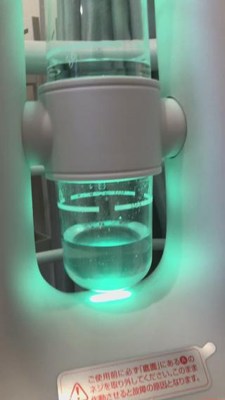 体験1回目!
ごっそりとれた角栓や汚れお見せします!
人気のハイドラフェイシャルしっかり毛穴洗浄をしてから深部まで美容液を導入していきます