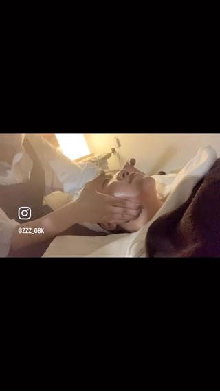 ハンドマッサージの様子 