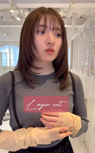 内巻きだけで可愛いレイヤースタイル

#レイヤーカット
#内巻き
#シースルーバング
#フルバング
#ブラウンベージュ
#モカブラウン　
#グレージュ
#ラベージュ
#ピンクブラウン 