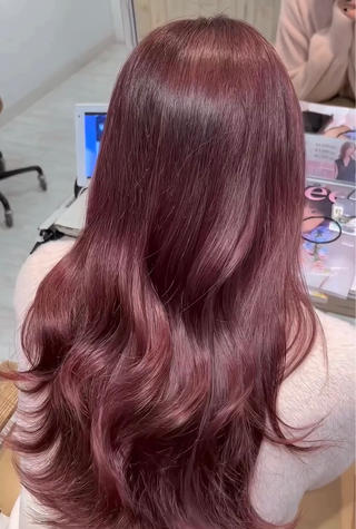 暖色カラーはブリーチなしでも高発色でオススメです 