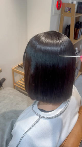 【髪質改善】 酸性縮毛矯正

ドライのみでこの質感ずっと触っときたい… 