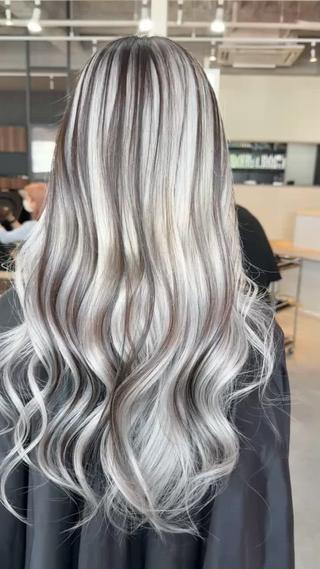 ロング カラー 井上 一平のヘアスタイル