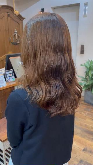 360度どこから見ても可愛いゆるふわパーマです！
簡単にセットができて印象を変えたい方にオススメです！ 