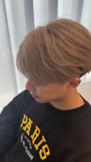 ミルクティーベージュ

ブリーチ1回でもこの明度でミルクティーカラーを再現できます！ブリーチカラーも得意ですのでお任せ下さい^^ 