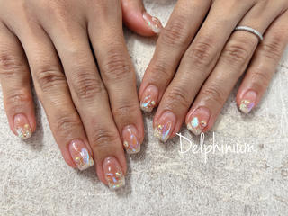 きらきらうるうるネイル
夏の人気デザインです！

当店では複数メーカーのベースジェルを用意しております。
お客様の生活の状況や、用途、お爪の状態からおススメをチョイスしてお塗りします。
出来るだけそれぞれのお客様のお爪と相性が良いものを見つけてあげたいと思って、そのようにしました！
あまり自爪を削らない#パラジェル もご用意がございます。
パラジェルのみ追加¥500

その他お爪のお悩みも含め、ぜひお申し出ください 