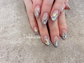 キラッキラのフラッシュラメに更にキラキラをプラス
韓国っぽネイル流行ってますね。

わたし的には邪気を祓うネイル！
春はキラキラして運気上げていきましょう〜 