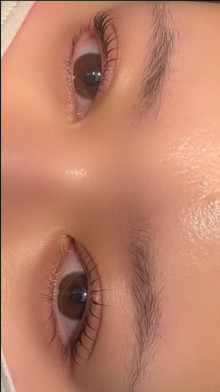 根本からあげて毛先にカールを 