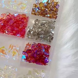 キラキラパーツたくさんございます
韓国ネイル、ワンホンネイル好きな方はお任せください!