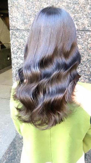 ご覧頂きありがとうございます
ロング料金なし◎
コテ巻き仕上げ◎
選べるトリートメント付き◎
髪質、希望の色味によって
選べるカラー剤◎
一人一人の髪質、肌色、雰囲気、ライフスタイルに合わせた僕のオリジナルレシピは、4種類〜5種類ほど色味を混ぜて作るので、色落ちまで計算できます!
うる艶カラーさせて頂きます
中々理想の色味にならない
自分に合う色味がわからない
流行りの色味挑戦したい
ツヤのあるヘアにしたい
是非一度僕にお任せください
必ず綺麗にしてみせます