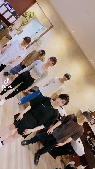 and Art おのでらじんのヘアスタイル