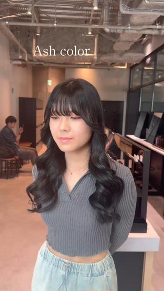 夏でもスッキリとしたカラーリング
ツヤツヤの透明感カラーで重くならないカラーいかがでしょうか！
ご要望通りに可愛くします！ 