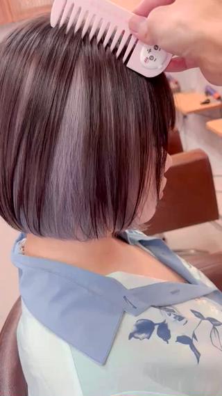 ショート ブリーチカラー🌈 嘉名 真樹のヘアスタイル