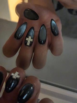 #ジェルネイル#黒#キラキラ#かっこいい#クロス#マグネット#ブルー#トレンド#韓国#ワンホン 