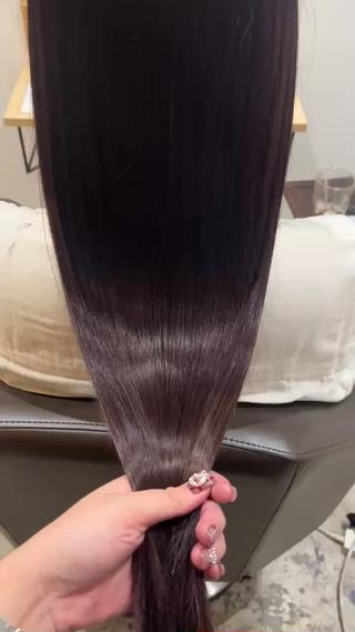 ツヤ感増すパープルで暗めに
トリートメントもして艶々デス