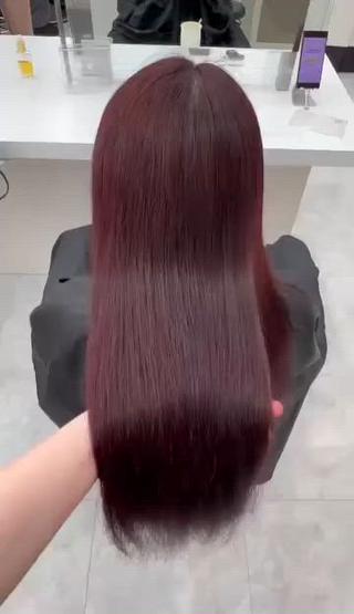 ✩˚｡投稿は保存してカウンセリングでお見せ下さい

♡黒髪、暗髪卒業したい方

♡ダメージを抑えたい方

♡どういう髪色･髪型が似合うのか分からない方

♡縮毛矯正してるけど可愛い色にしたい方

こだわりのカラー剤でお客様に合ったものをご提案致しますので、ご安心ください 