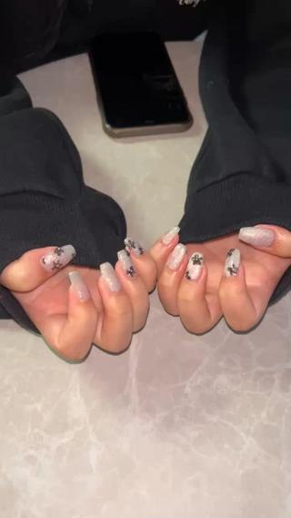 マグネットとおはな️
韓国っぽいデザインかわいいですよね