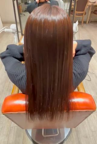 酸性ストレート1回でこの艶感です


ブリーチ履歴がある方も出来るストレート！！ 