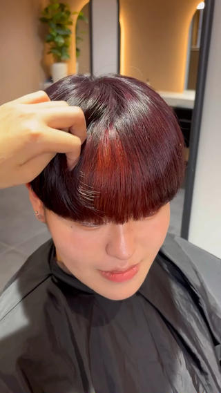 外側ワインレッド×内側ピンクレッド
同系統の派手派手カラーです
赤系カラー得意なので是非お任せ下さい!