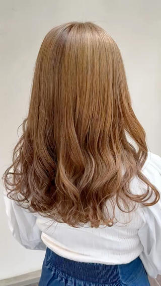 brown milk tea beige
ブリーチ1回〜可能なカラーです
髪質によってはブリーチなしでも可能です