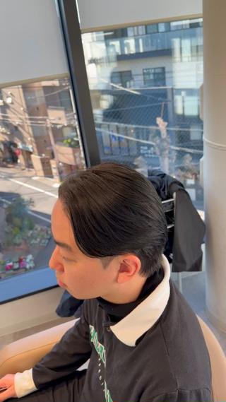 癖毛だけど、自然な毛流れにしたい人にオススメ！
ピンピンにならない縮毛矯正です！
是非、一度お任せ下さい！ 