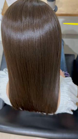 セミロング 🐬脱白髪染めカラー 清水大世🐬のヘアスタイル