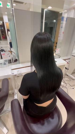 ロング クローバー八木店所属・白髪ぼかし/ショート 福原ないとのヘアスタイル