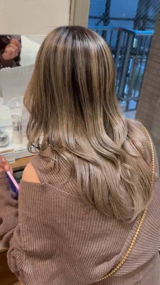 セミロング カラー ヘアアレンジ 🧶ブリーチカラー TERU🧶のヘアスタイル