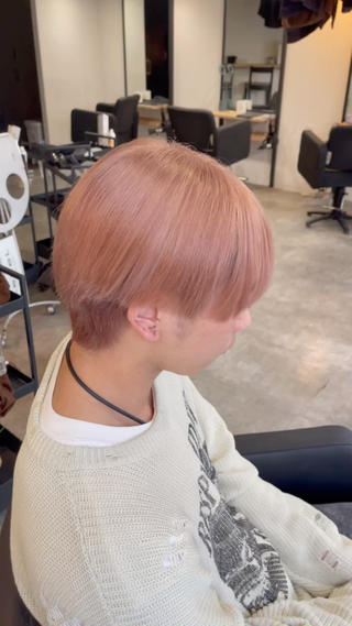 ショート メンズ ブリーチ縮毛矯正 LAFFYuiのヘアスタイル