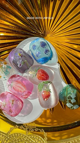 春のアート　¥500／1本

#春ネイル
#いちごネイル
#フルーツネイル
#多治見ネイル
#春日井ネイル 