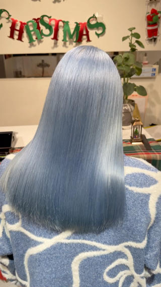 ミズイロカラー
色落ちが早いですがめちゃくちゃ可愛い
色落ちもめちゃくちゃ綺麗に落ちてくれます

#ミズイロ#ブリーチ#ハイトーン 