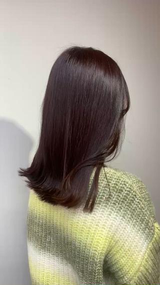 ピンクブラウン
光が当たるとほんのりかわいい暖色カラー