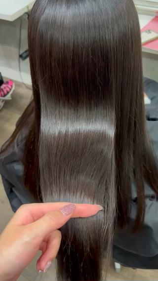 縮毛矯正をするか悩んでいる方におすすめです
本来の矯正よりもダメージを抑え自然なストレートヘアになります 