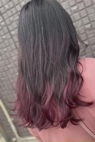 毛先のカラーは12トーン以上のベースが必要です。
半年ぶりのカラーで
プリンも生かしたグラデーションカラー
ズボラさんに♡根元が伸びても気にならないようなデザインカラーをご提案致します✧*。