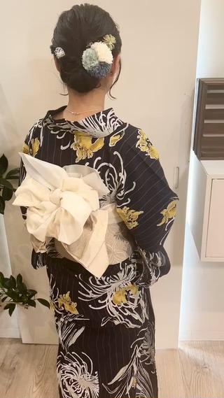 浴衣の着付けと、首元スッキリシニヨンアレンジさせて頂きました
飾りは、お客様の持参です！
付けたい飾りありましたら、一緒に持ってきてください 