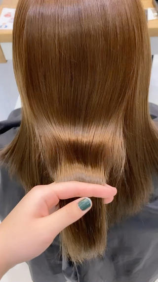 クセが気になるけど、縮毛はちょっとな〜って方必見◎◎◎

まるで縮毛矯正したみたいに仕上がるトリートメントです
うねりや広がりをしっかり抑えてサラサラにケアしてくれます
4種類の中からお客様の髪質に合わせたトリートメントを提案します！是非なんでもご相談ください 