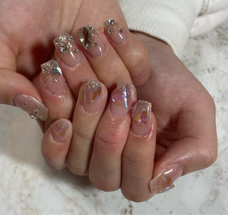 10本チップで長さだしをしました
韓国旅行ネイルみたいです♪可愛く仕上がりました
韓国楽しんできてくださーい！！
#ワンホンネイル#ラメネイル#長さだしネイル#キラキラネイル#ビジューネイル 